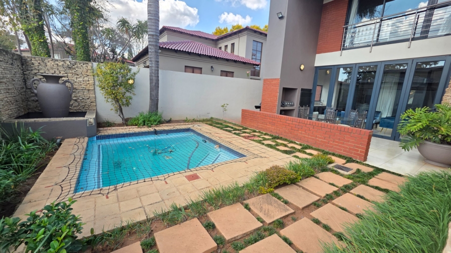  Bedroom Property for Sale in Raslouw Gauteng