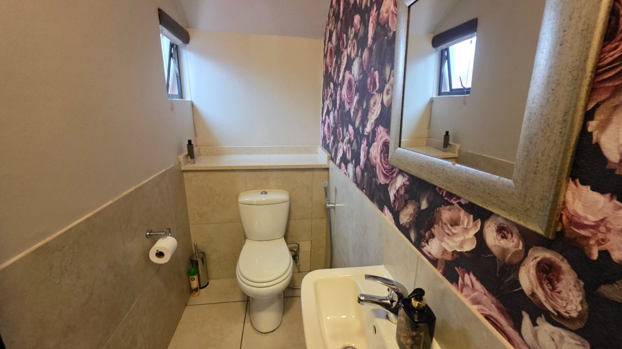  Bedroom Property for Sale in Raslouw Gauteng