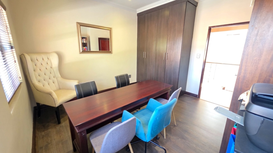  Bedroom Property for Sale in Raslouw Gauteng