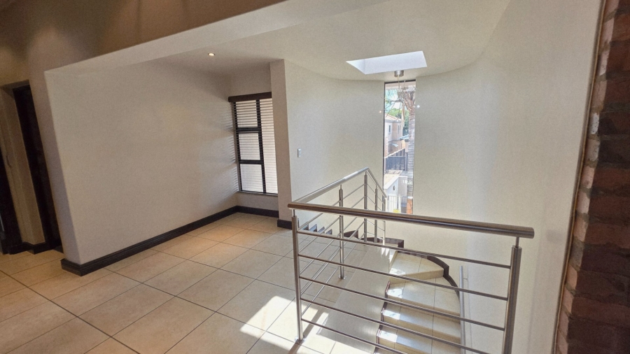  Bedroom Property for Sale in Raslouw Gauteng