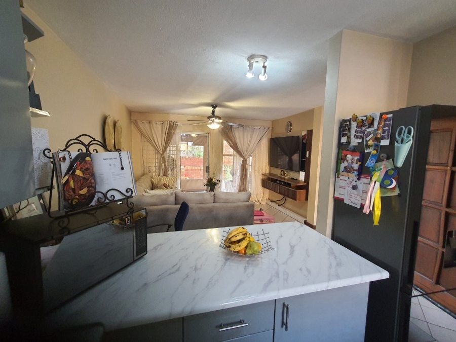 3 Bedroom Property for Sale in Die Hoewes Gauteng