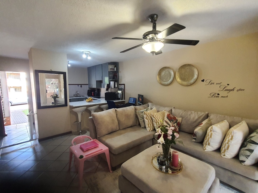 3 Bedroom Property for Sale in Die Hoewes Gauteng