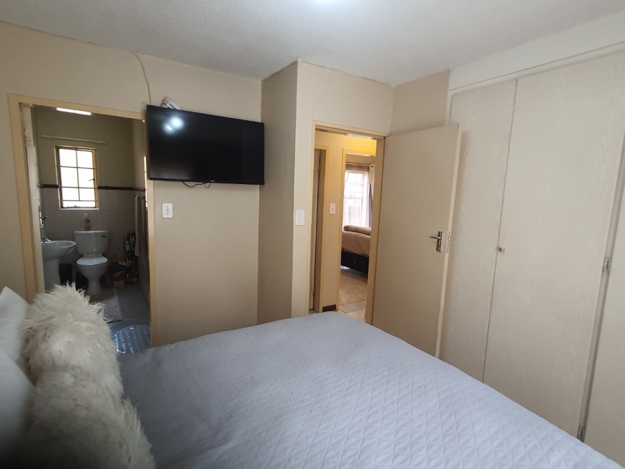 3 Bedroom Property for Sale in Die Hoewes Gauteng