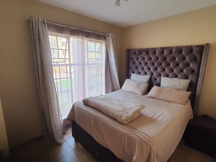 3 Bedroom Property for Sale in Die Hoewes Gauteng