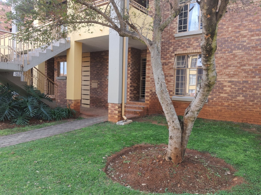 3 Bedroom Property for Sale in Die Hoewes Gauteng