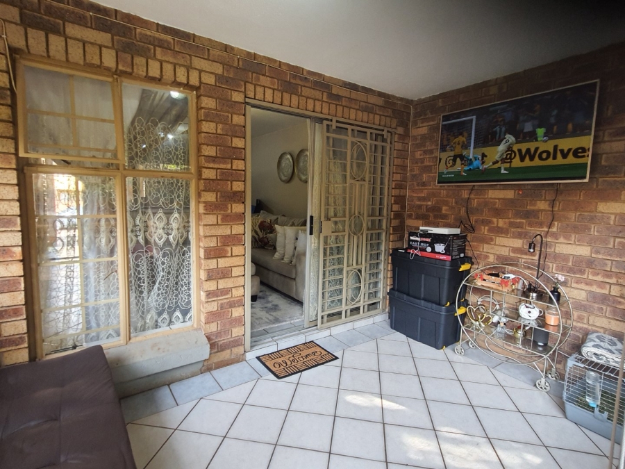 3 Bedroom Property for Sale in Die Hoewes Gauteng