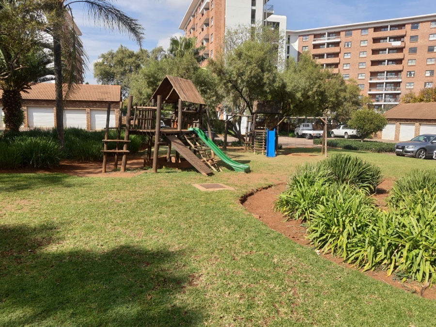 3 Bedroom Property for Sale in Die Hoewes Gauteng