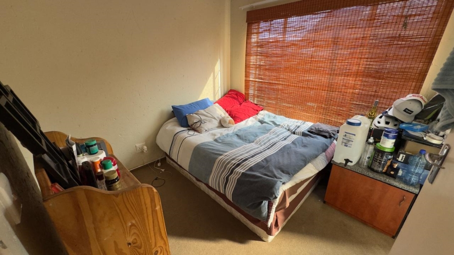 2 Bedroom Property for Sale in Rooihuiskraal North Gauteng