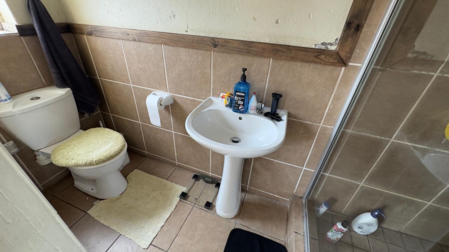 2 Bedroom Property for Sale in Rooihuiskraal North Gauteng