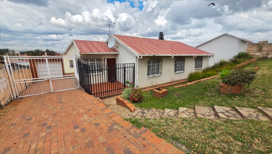 2 Bedroom Property for Sale in Laudium Gauteng