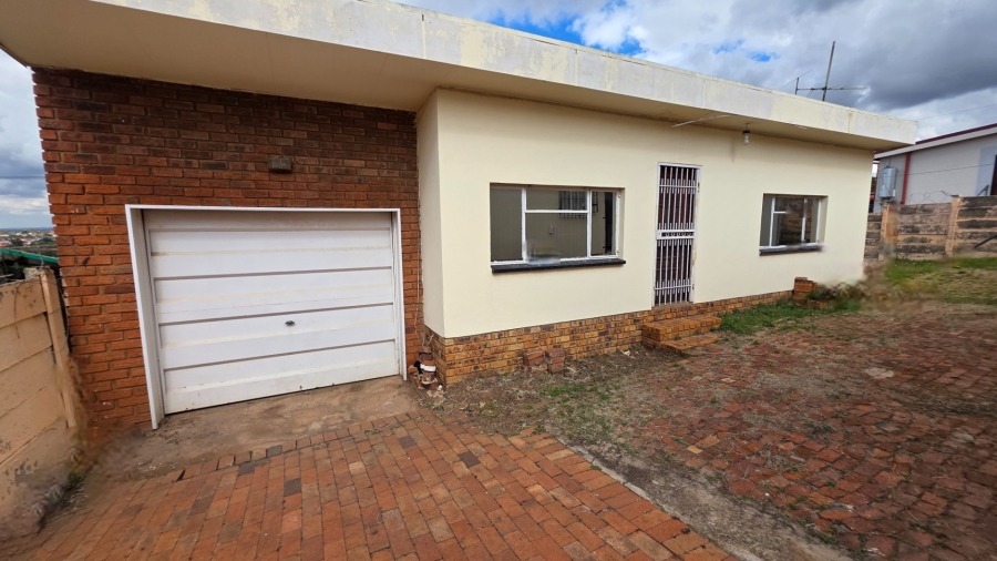 2 Bedroom Property for Sale in Laudium Gauteng