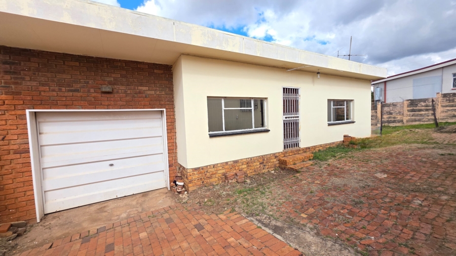 2 Bedroom Property for Sale in Laudium Gauteng