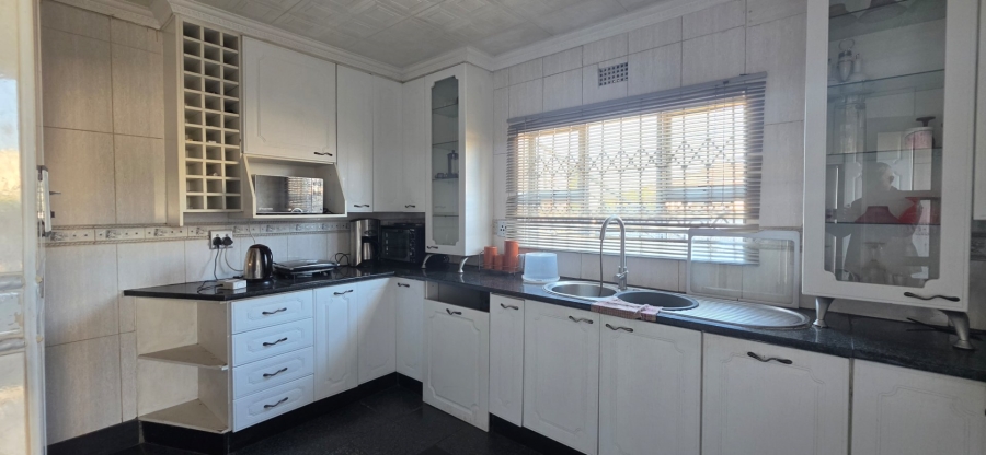 4 Bedroom Property for Sale in Palm Ridge Gauteng