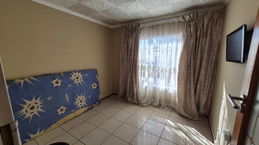 4 Bedroom Property for Sale in Palm Ridge Gauteng