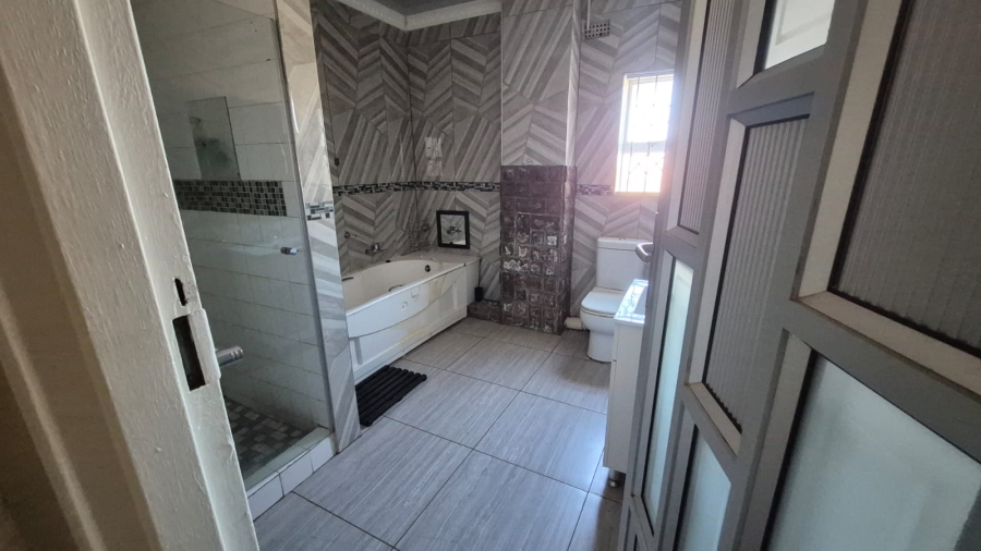 4 Bedroom Property for Sale in Palm Ridge Gauteng