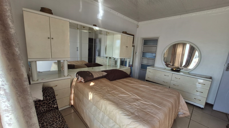 4 Bedroom Property for Sale in Palm Ridge Gauteng
