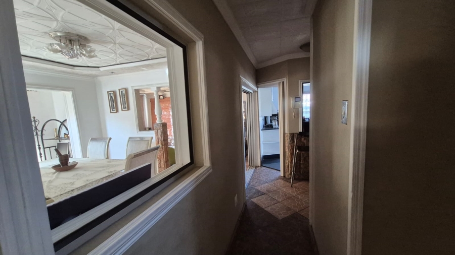 4 Bedroom Property for Sale in Palm Ridge Gauteng