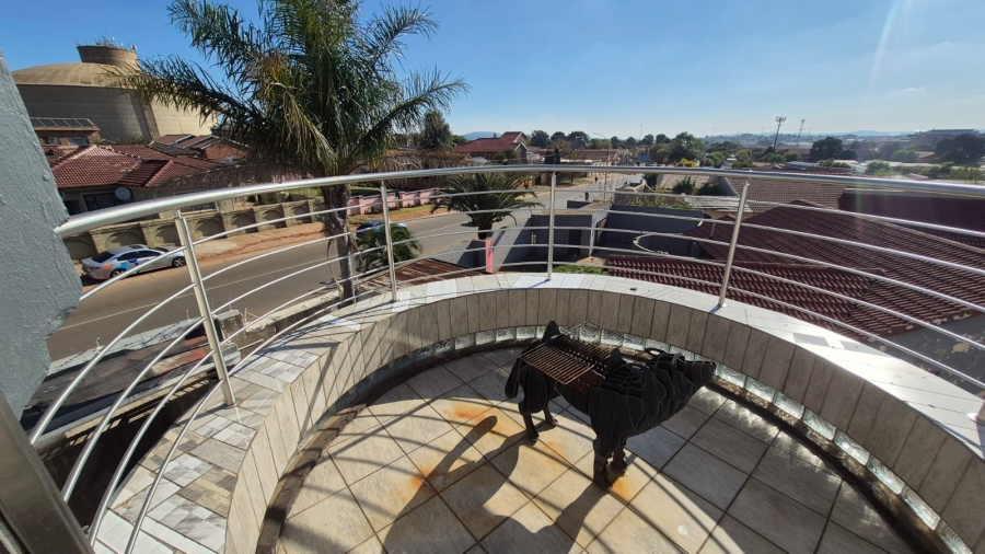 4 Bedroom Property for Sale in Palm Ridge Gauteng