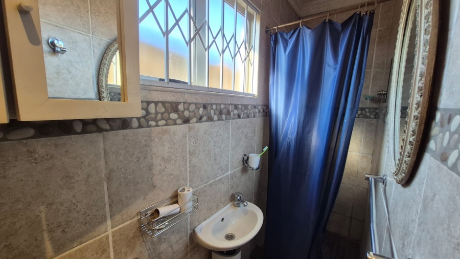 4 Bedroom Property for Sale in Palm Ridge Gauteng