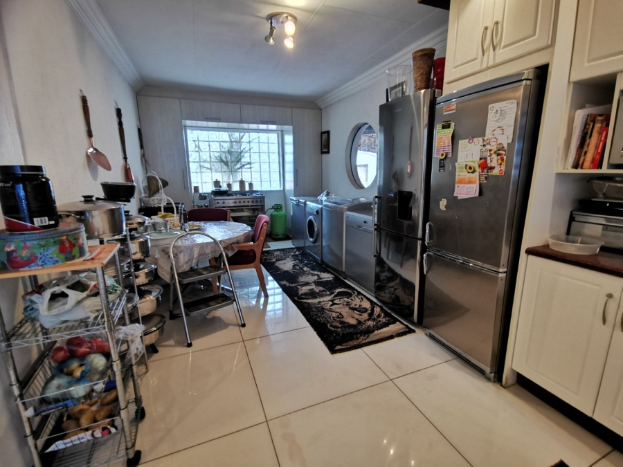 4 Bedroom Property for Sale in Erasmia Gauteng