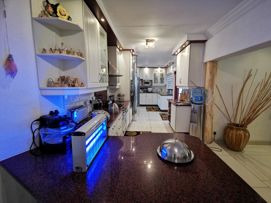 4 Bedroom Property for Sale in Erasmia Gauteng