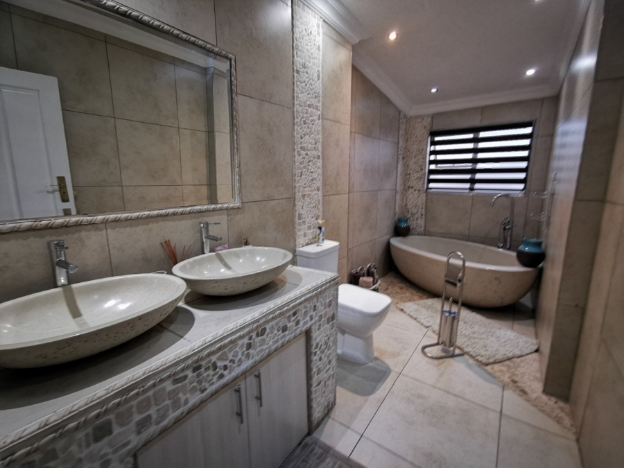 4 Bedroom Property for Sale in Erasmia Gauteng