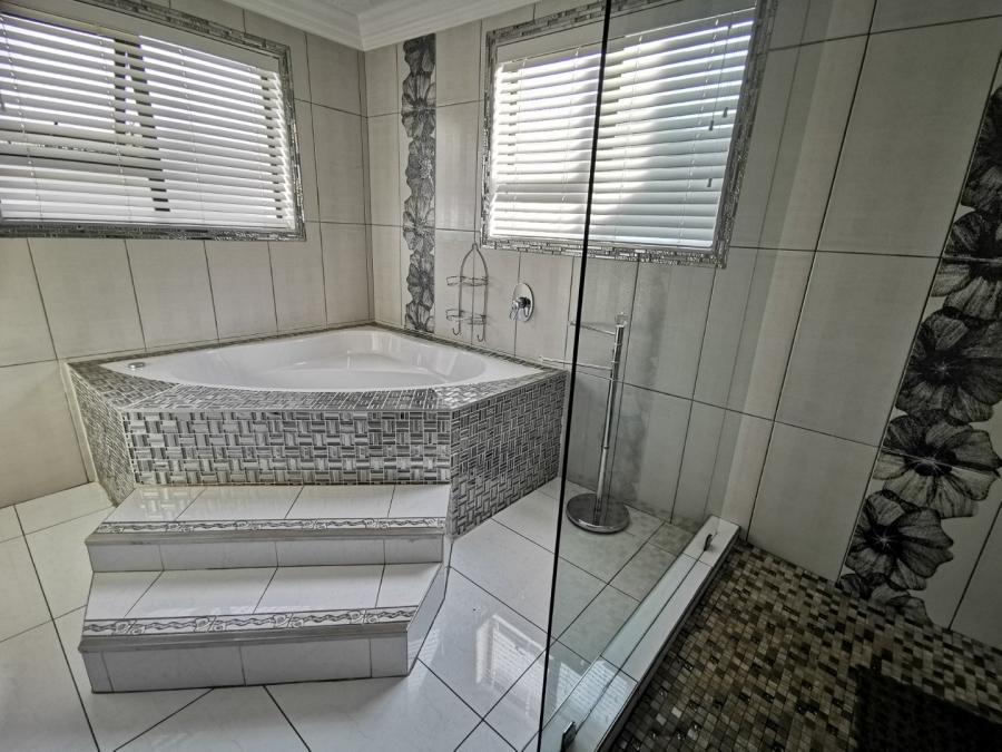 4 Bedroom Property for Sale in Erasmia Gauteng