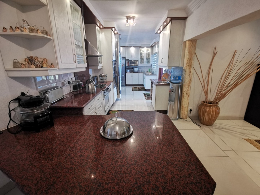 4 Bedroom Property for Sale in Erasmia Gauteng