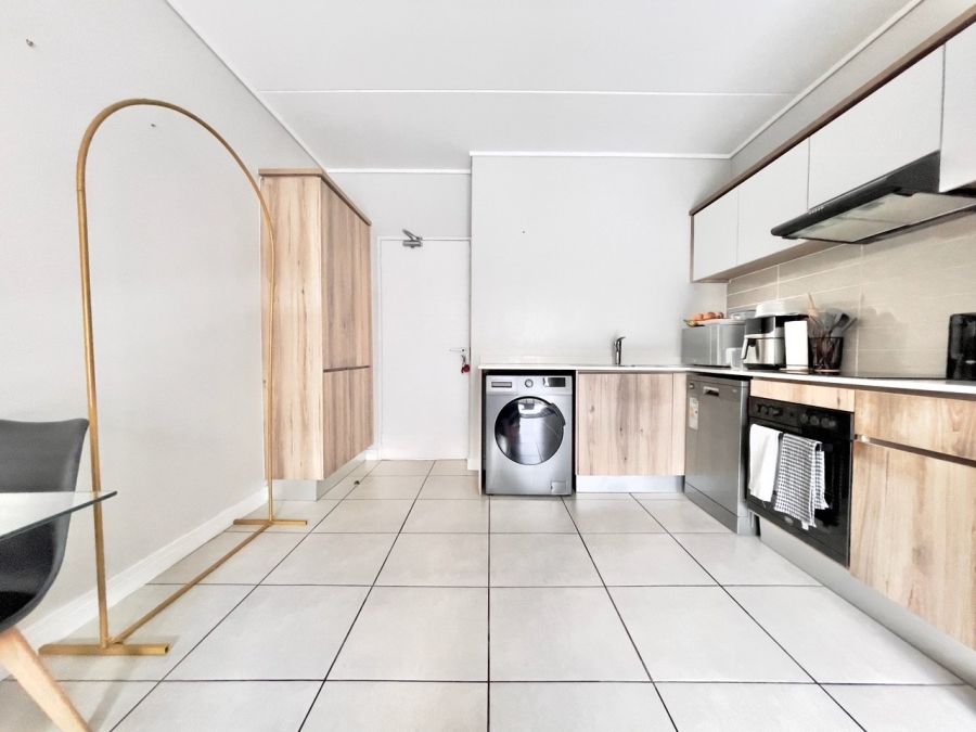 To Let 2 Bedroom Property for Rent in Fourways Gauteng