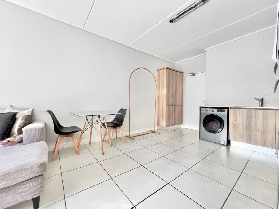 To Let 2 Bedroom Property for Rent in Fourways Gauteng