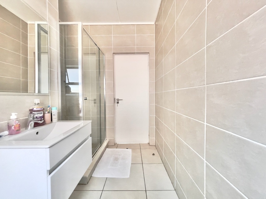 To Let 2 Bedroom Property for Rent in Fourways Gauteng
