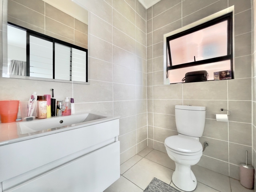 To Let 2 Bedroom Property for Rent in Fourways Gauteng