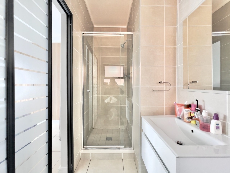 To Let 2 Bedroom Property for Rent in Fourways Gauteng