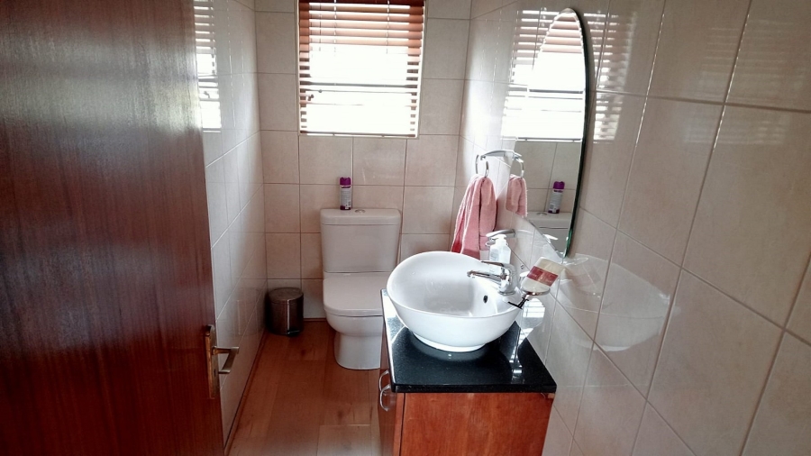 5 Bedroom Property for Sale in Vanderbijlpark SE 4 Gauteng