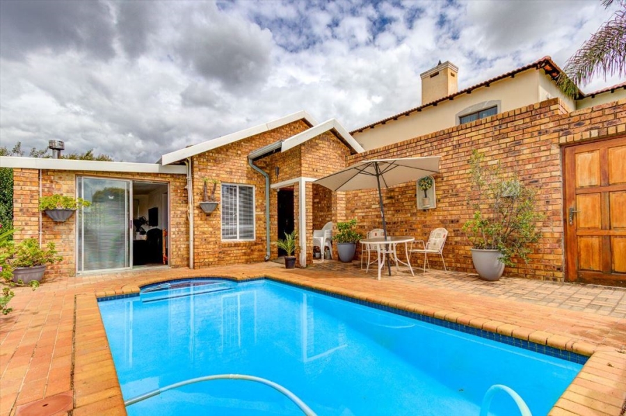 3 Bedroom Property for Sale in Parkhaven Gauteng