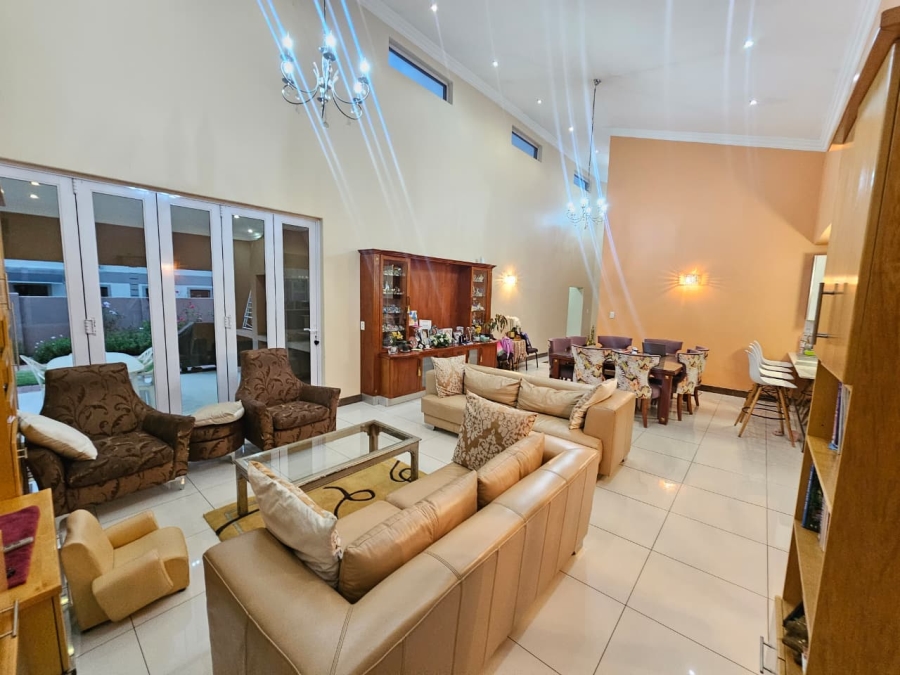 4 Bedroom Property for Sale in Monavoni Gauteng