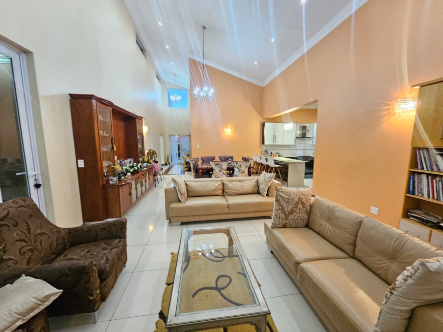 4 Bedroom Property for Sale in Monavoni Gauteng