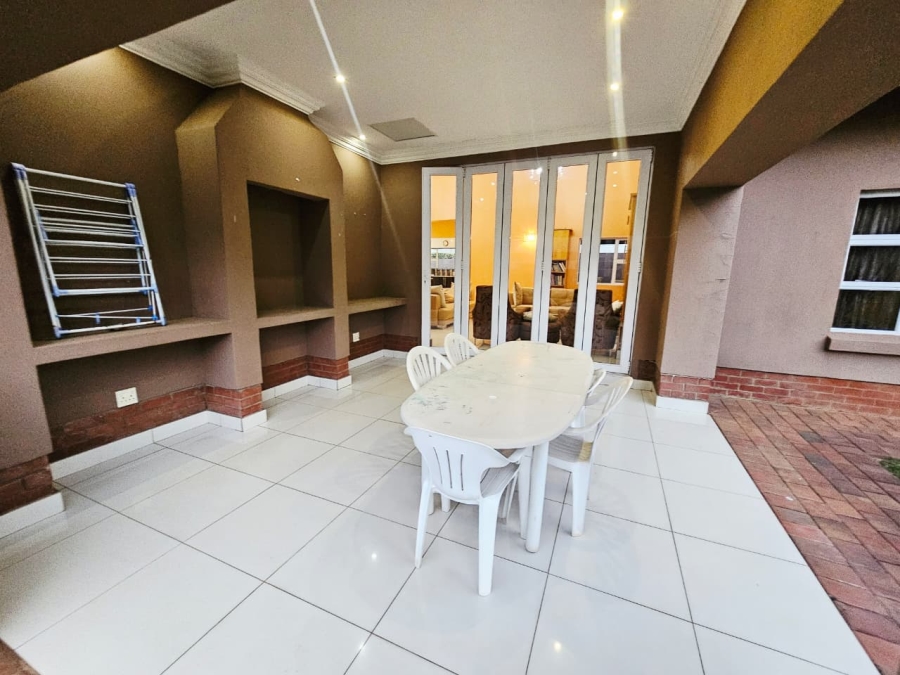 4 Bedroom Property for Sale in Monavoni Gauteng