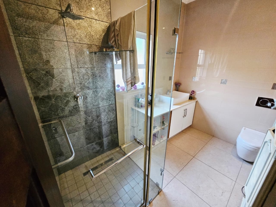 4 Bedroom Property for Sale in Monavoni Gauteng