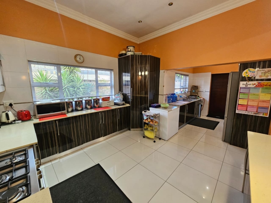 4 Bedroom Property for Sale in Monavoni Gauteng