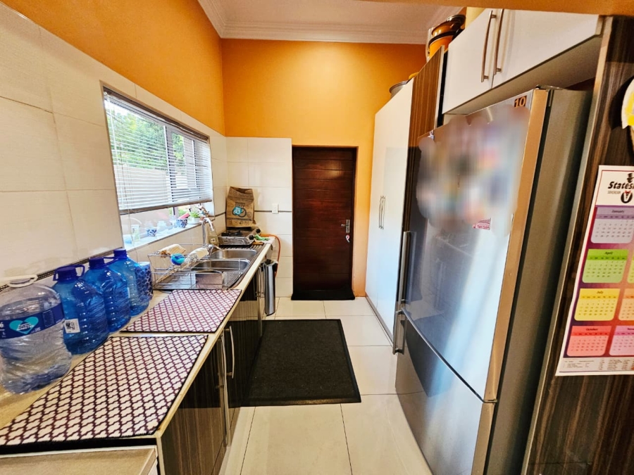 4 Bedroom Property for Sale in Monavoni Gauteng