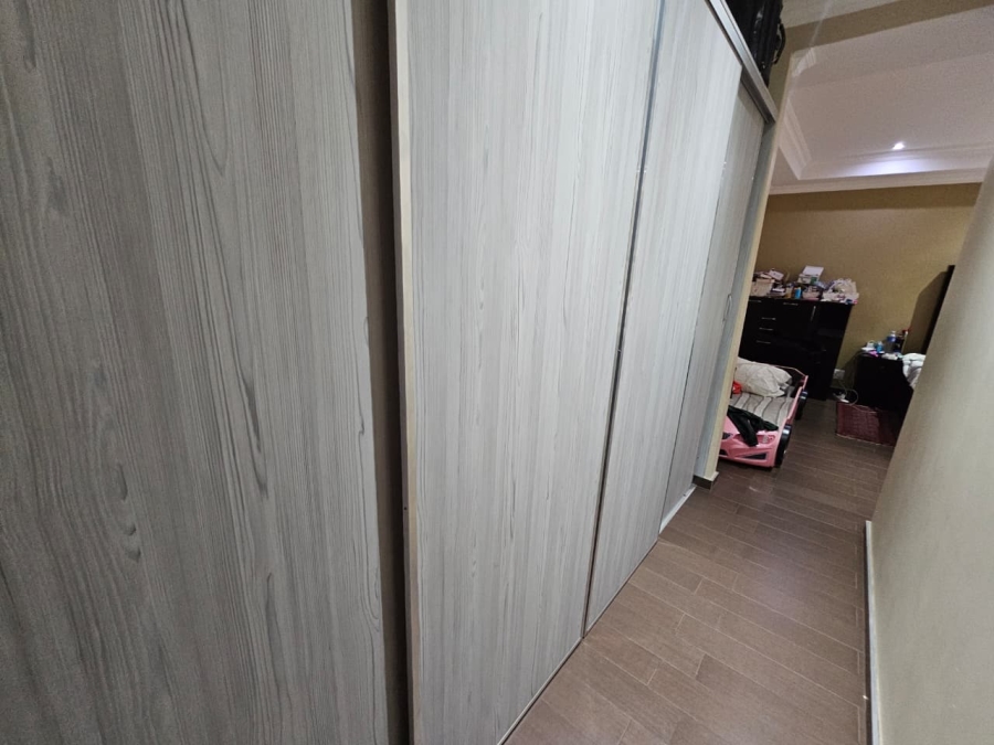 4 Bedroom Property for Sale in Monavoni Gauteng