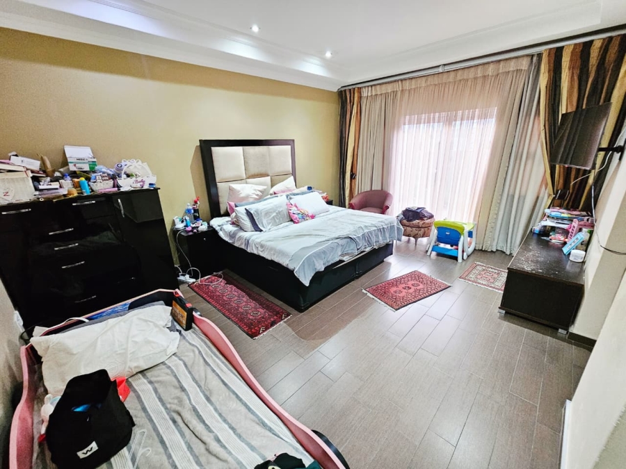 4 Bedroom Property for Sale in Monavoni Gauteng