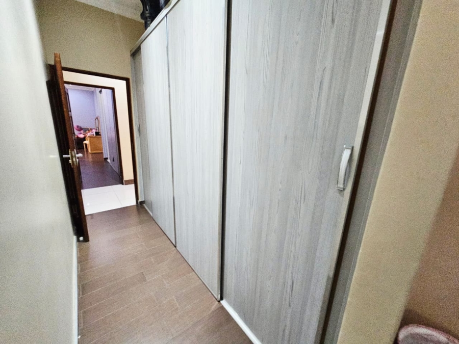 4 Bedroom Property for Sale in Monavoni Gauteng