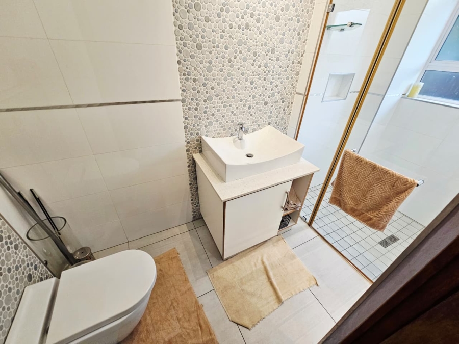 4 Bedroom Property for Sale in Monavoni Gauteng