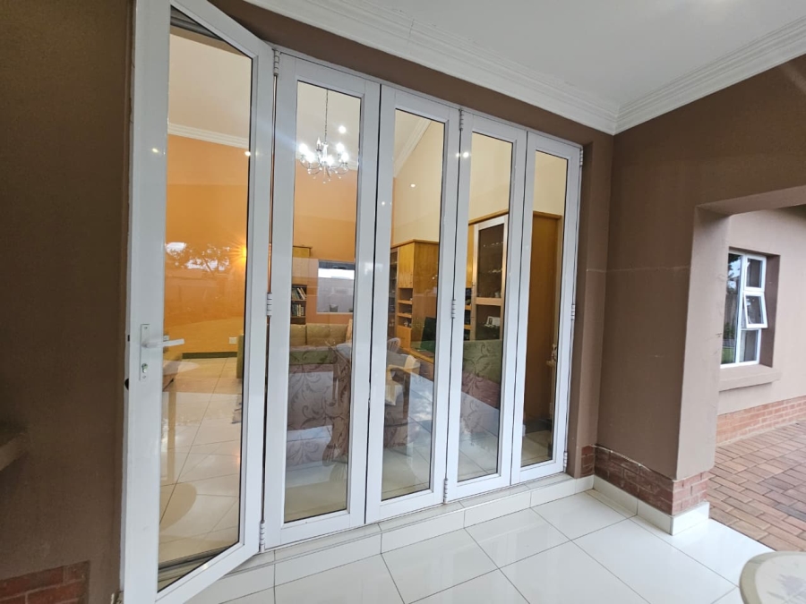 4 Bedroom Property for Sale in Monavoni Gauteng