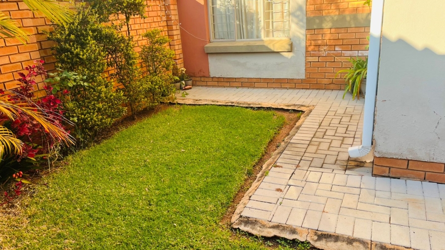To Let 2 Bedroom Property for Rent in Andeon AH Gauteng