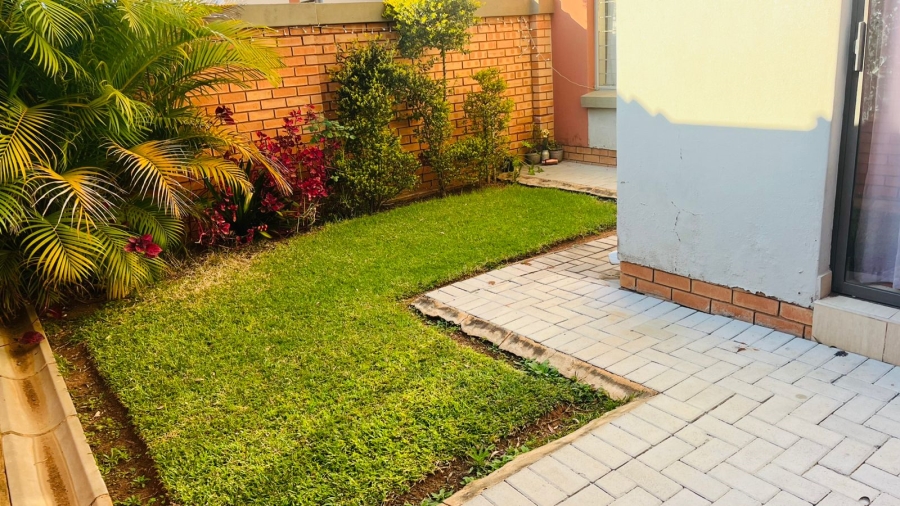 To Let 2 Bedroom Property for Rent in Andeon AH Gauteng