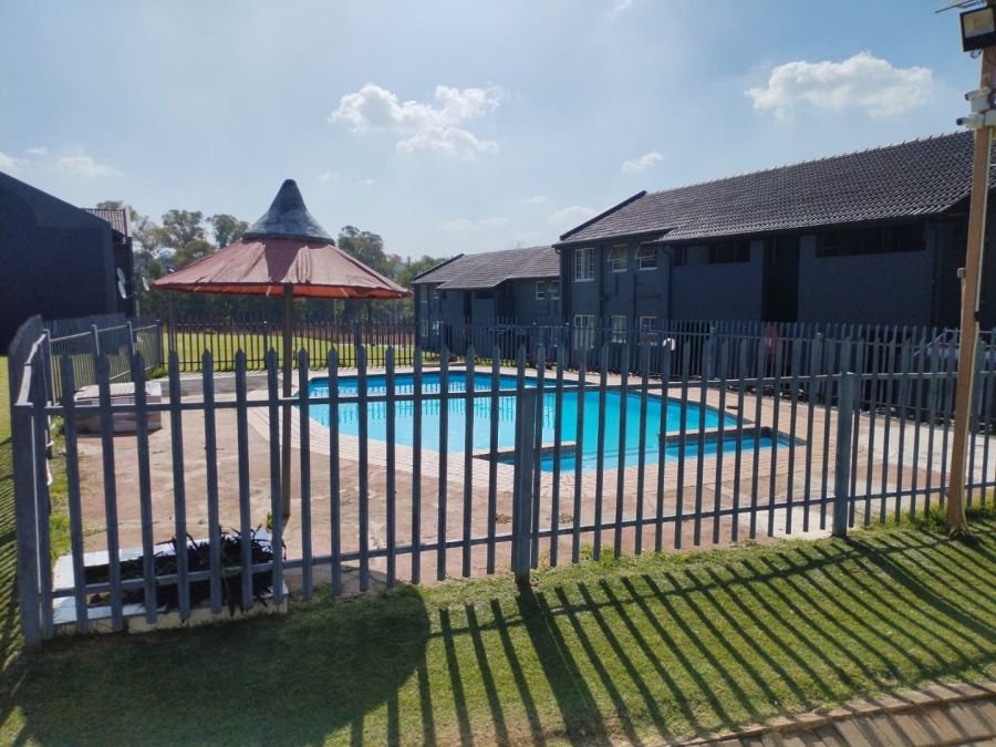 2 Bedroom Property for Sale in Alan Manor Gauteng