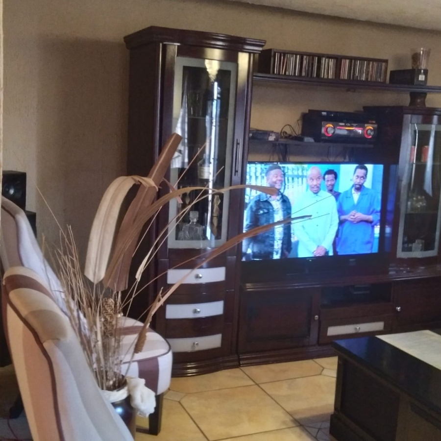 2 Bedroom Property for Sale in Atteridgeville Gauteng